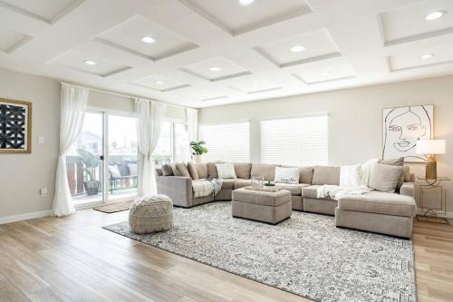 1 Block to Sand Stylish 3BR Contemporary Home in Ocean Beach