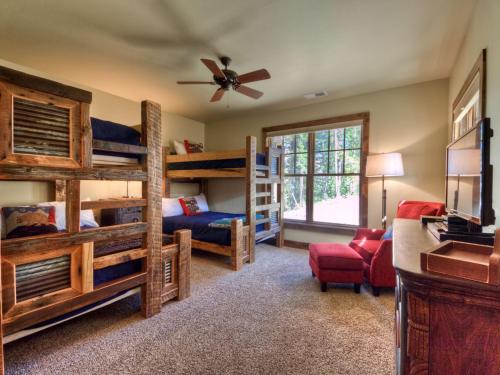 Powder Ridge Cabin Oglala 10 in Big Sky, USA