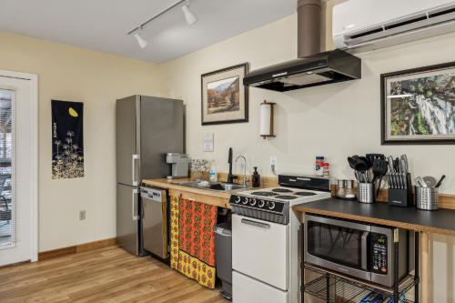 Gallery House studio in Gatlinburg, USA