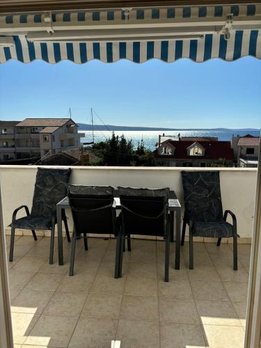 ระเบียง/ชานเรือน, Apartments by the sea Sumpetar, Omis - 2808 in ดูกิ รัต