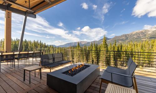 Jack Creek Modern Mountain Retreat in Big Sky, USA
