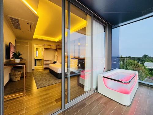 Balcony/terrace, The Blue Mavi  Hotel  in Chalong