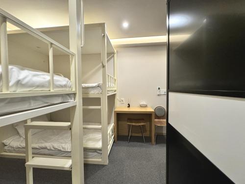 Mumune Stay Room Type - Quadruple Room with Private Bathroom