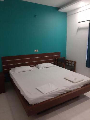 Executive Double Room - A/C image 3