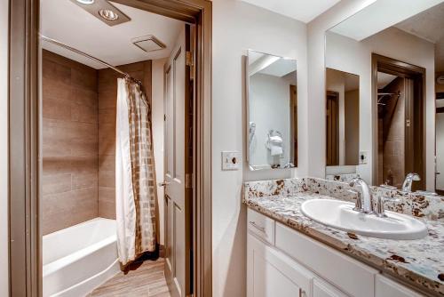 Village at Breckenridge Resort - Accommodation - Breckenridge