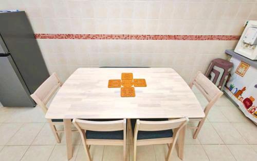 GOLDEN HOUSE ,1min to aeon, 7min to zoo,8min to lake gardens GOLDEN HOUSE ,1min to aeon, 7min to zoo,8min to lake gardens