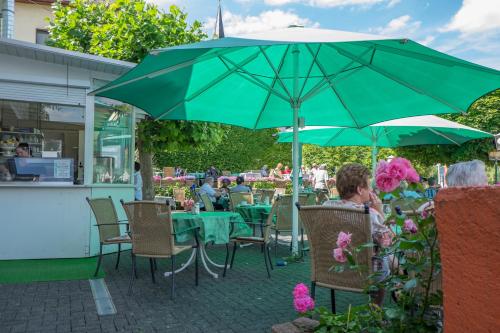 Bar/lounge, Panorama-Cafe MOSELGARTEN in Alf