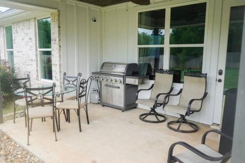 The Haven on Loveless Street with Game Room The Haven on Loveless Street with Game Room