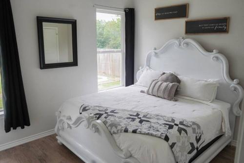 The Haven on Loveless Street with Game Room The Haven on Loveless Street with Game Room