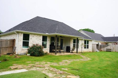 The Haven on Loveless Street with Game Room The Haven on Loveless Street with Game Room