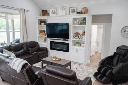 The Haven on Loveless Street with Game Room The Haven on Loveless Street with Game Room