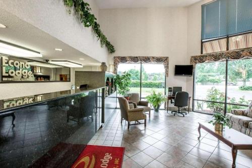 Econo Lodge South in Garner, USA