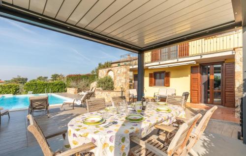  Lovely Home In Castiglione Del Lago in Castiglione del Lago