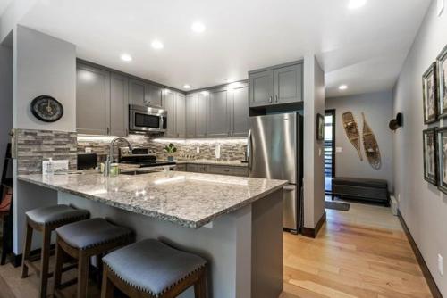 SunRiver Condos E104 condo in Avon, USA