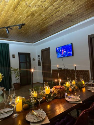 WoodStar/ტყის ვარსკვლავი in Ambrolauri