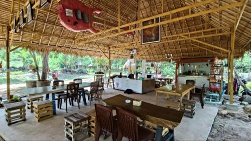 Restaurant, Kampot Camping - Eco Retreat near Arcadia Waterpark