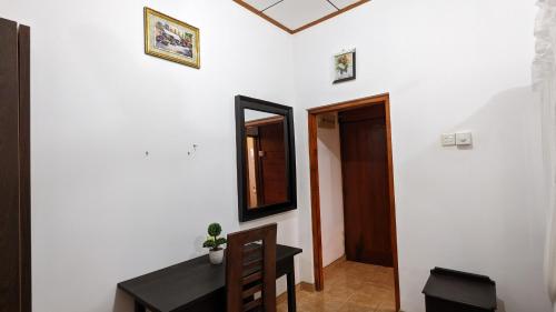 Deluxe Double Room image 6