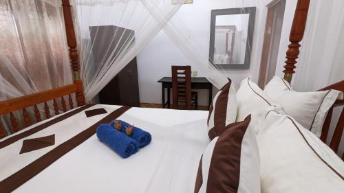 Deluxe Double Room image 7