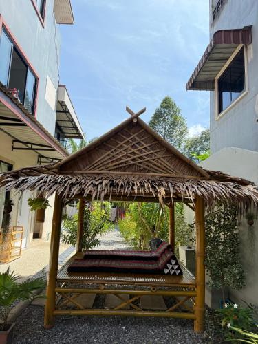 Flora Hostel KhaoSok