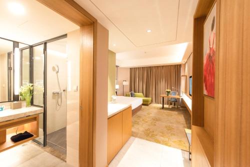 room detail thumbnail 2
