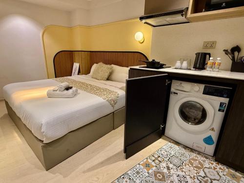 room detail thumbnail 1