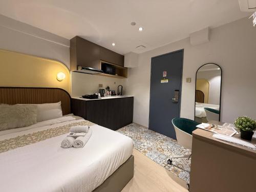 room detail thumbnail 0