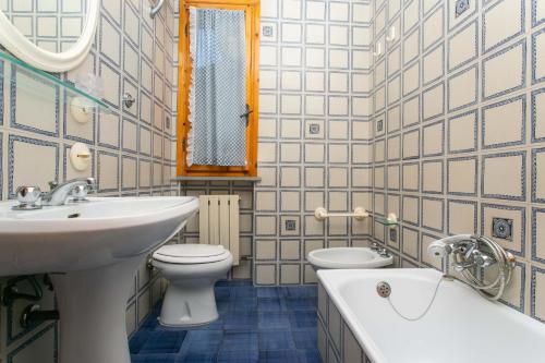 Three-Bedroom Apartment image 7