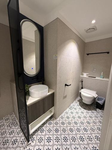 room detail thumbnail 2