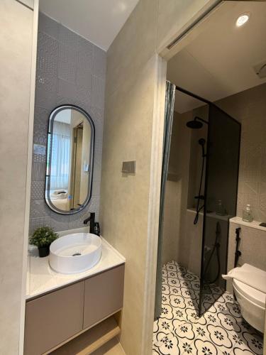 room detail thumbnail 2