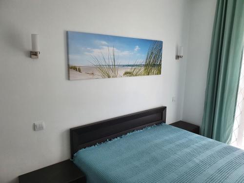 Luxury One-Bedroom Apartment image 7