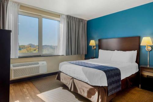 1 queen bed