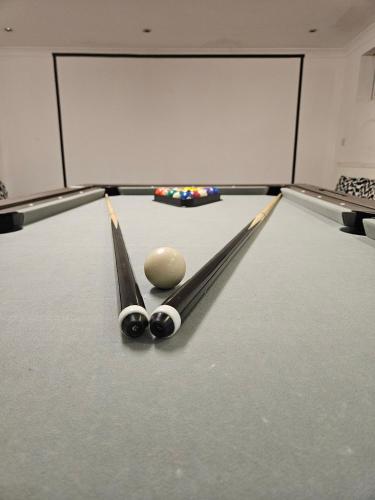 Annexe pool table air hockey table tennis movie, Windsor (photo 10)