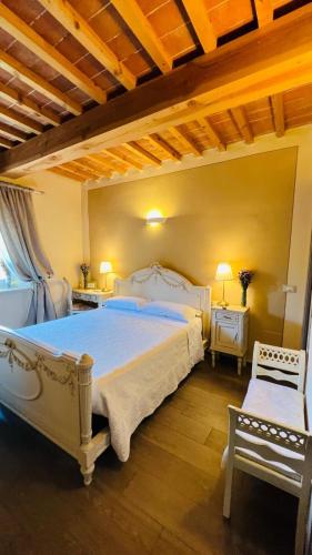 Deluxe Double Room image 4