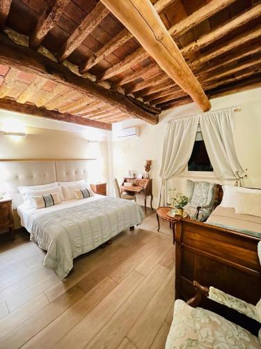 Triple Room with Private Bathroom image 2