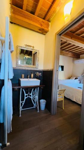 Triple Room with Private Bathroom image 1