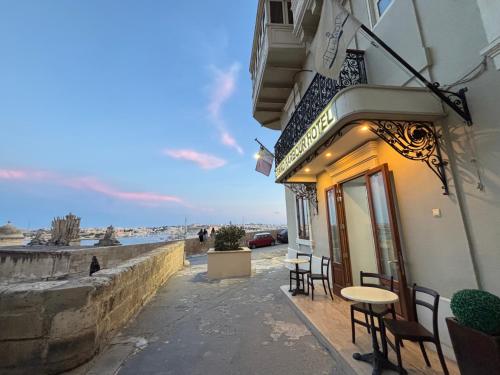 Grand Harbour Hotel - image 14