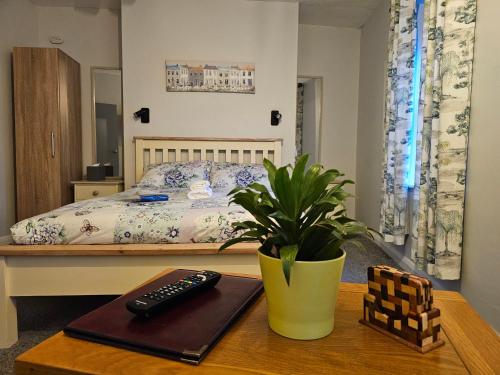1 double bed, 1 sofa bed, 1 futon bed
