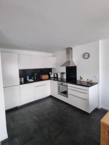 Køkken, Schöne neue 2,5 Zimmer Wohnung in Savognin (Schone neue 2,5 Zimmer Wohnung in Savognin) in Conters