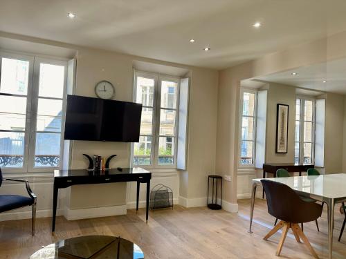 Appartements Emile Fourcand -Your Bordeaux Home near Brasserie le Johnston