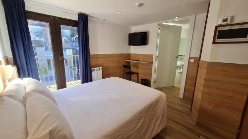 Aston Hotel - image 11