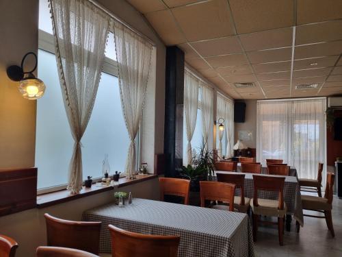 Restaurant, Dezudava Family Hotel in Sandanski