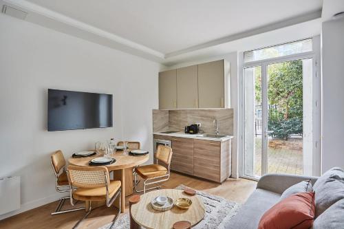 Charming flat Jardin du Luxembourg Montparnasse - image 10