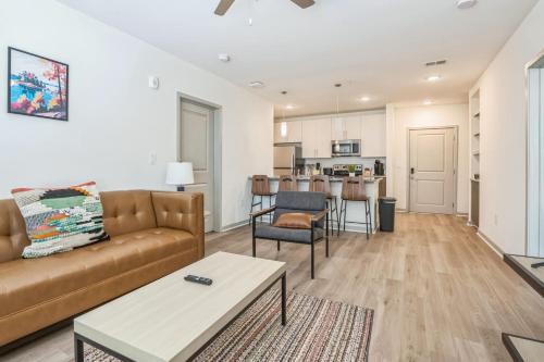 Lake Hartwell Retreat 2BR Oasis with Pool in Clemson, USA