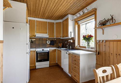 кухня, Dream location with lake view & Top location near in Бро