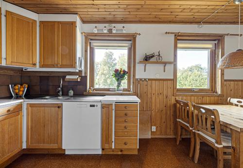 кухня, Dream location with lake view & Top location near in Бро