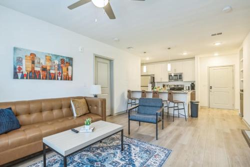Dockside Dreams by Lake Hartwell with Clubhouse Amenities in Clemson, USA