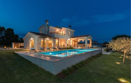 Gorgeous Home In Sveti Lovrec With Wifi