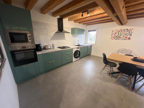 Cocina, Loft Au Pied Des Vignes in Vosne-Romanee