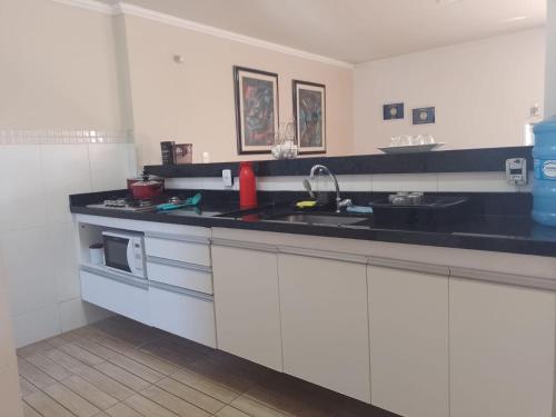 Kitchen, TOP BEACH-Praias de Dunas e do Forte-Aconchegante e super confortavel. PROXIMO DE TUDO in Jardim Nautilus