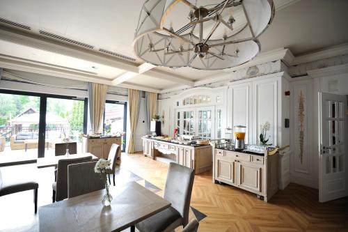 Złota Łania Wiartel - Butikowy hotel SPA nad jeziorem (Zlota Lania Wiartel - Butikowy hotel SPA nad jeziorem) in Wiartel